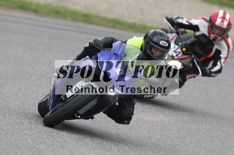 Archiv-2025/10 23.04.2025 Cornu Master School ADR/rot-rouge/0-2